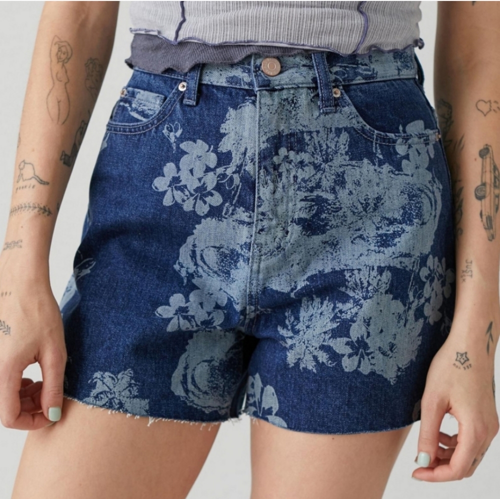 BDG A-Line High Waist Surfer Blue Floral Print Denim Shorts Women's Size 29 - Picture 12 of 12